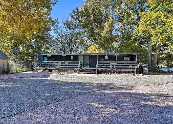 Holiday home Hot Tub & Deck: Waterfront Escape In Payson!