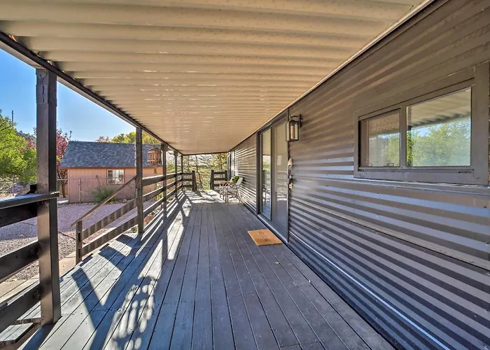 Hot Tub & Deck: Waterfront Escape In Payson! Holiday home
