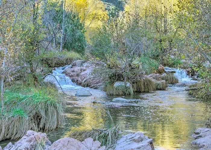 Hot Tub & Deck: Waterfront Escape In Payson! Holiday home