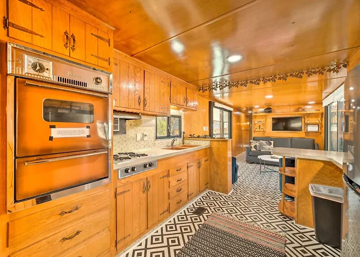 Holiday home Hot Tub & Deck: Waterfront Escape In Payson! *