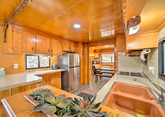 Hot Tub & Deck: Waterfront Escape In Payson! Holiday home Payson