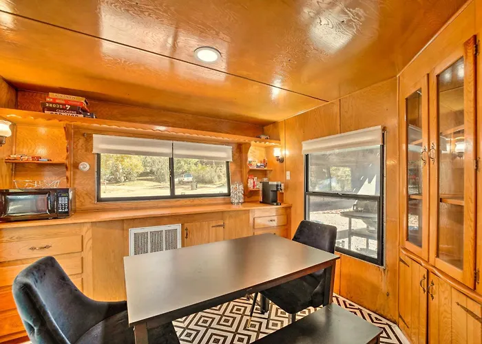 Hot Tub & Deck: Waterfront Escape In Payson! Holiday home Payson